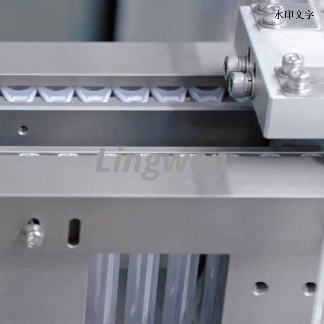 Lingwen医疗设备Luer Lock塑料注射器组装机器